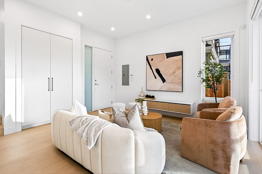 2 6933 Prince Edward Street Vancouver, BC - 20