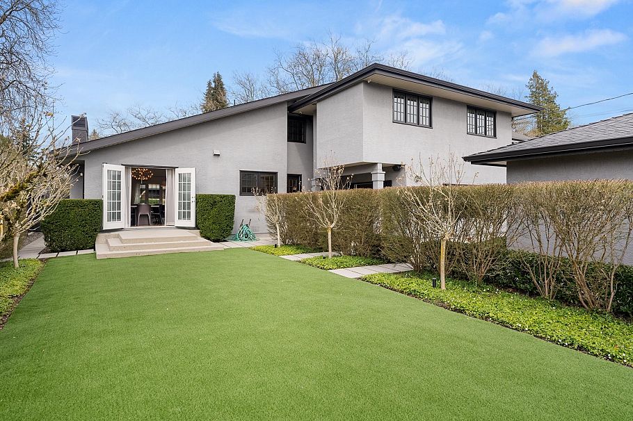 2496 W 36th Avenue Vancouver, BC - 5