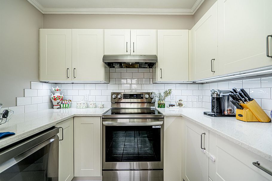 P02 223 Mountain Highway North Vancouver, BC - 6