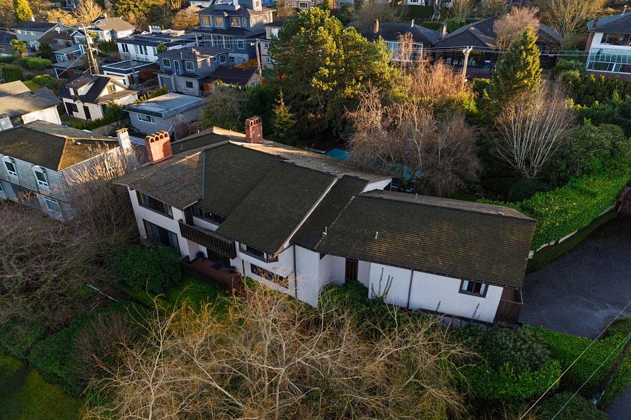 2296 W 32nd Avenue Vancouver, BC - 7