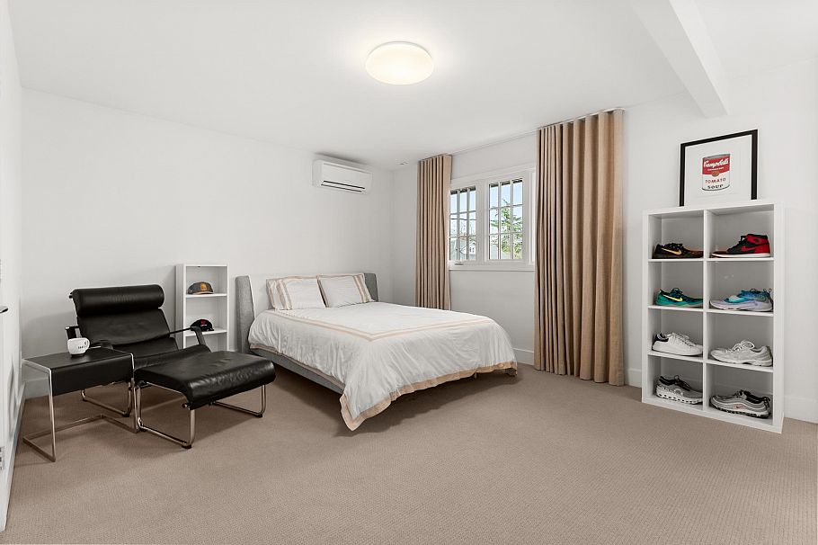 2496 W 36th Avenue Vancouver, BC - 25