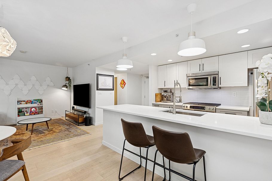 TH4 1288 Chesterfield Avenue North Vancouver, BC - 2