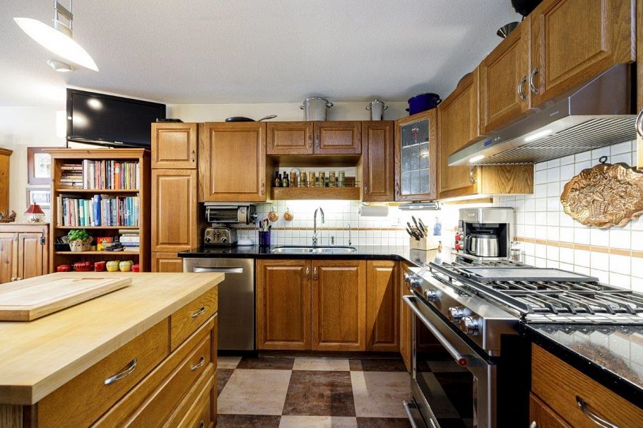 2 261 W 16th Street North Vancouver, BC - 10