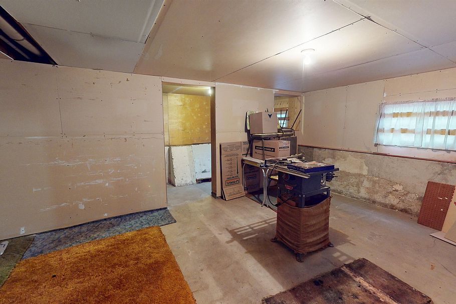 1641 E 37th Avenue Vancouver, BC - 14