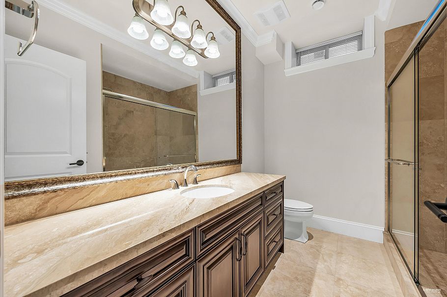 3369 Puget Drive Vancouver, BC - 32