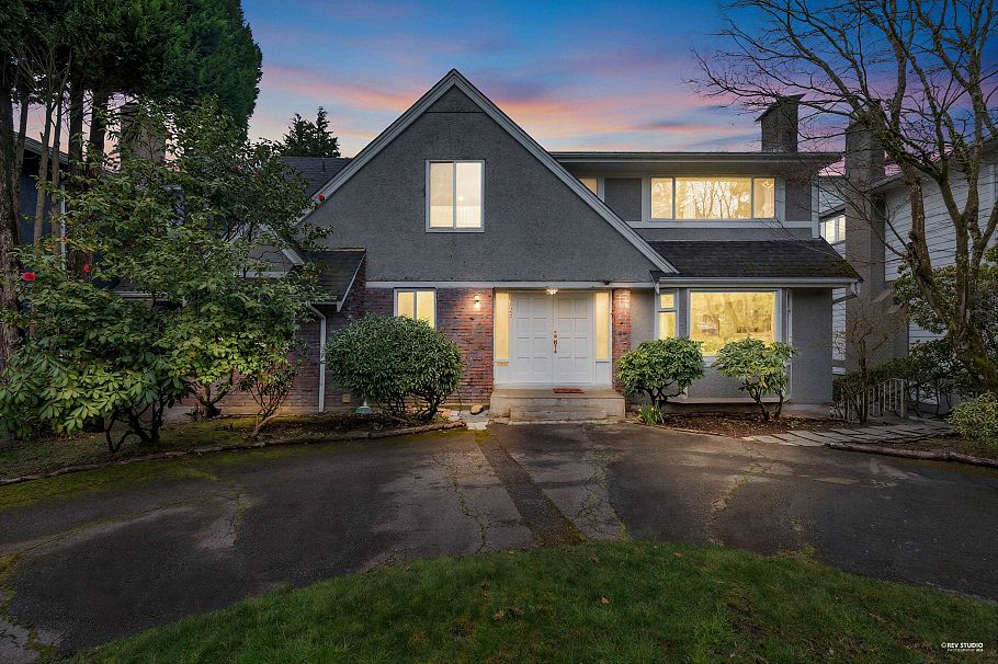 4425 Maple Street Vancouver, BC - 1