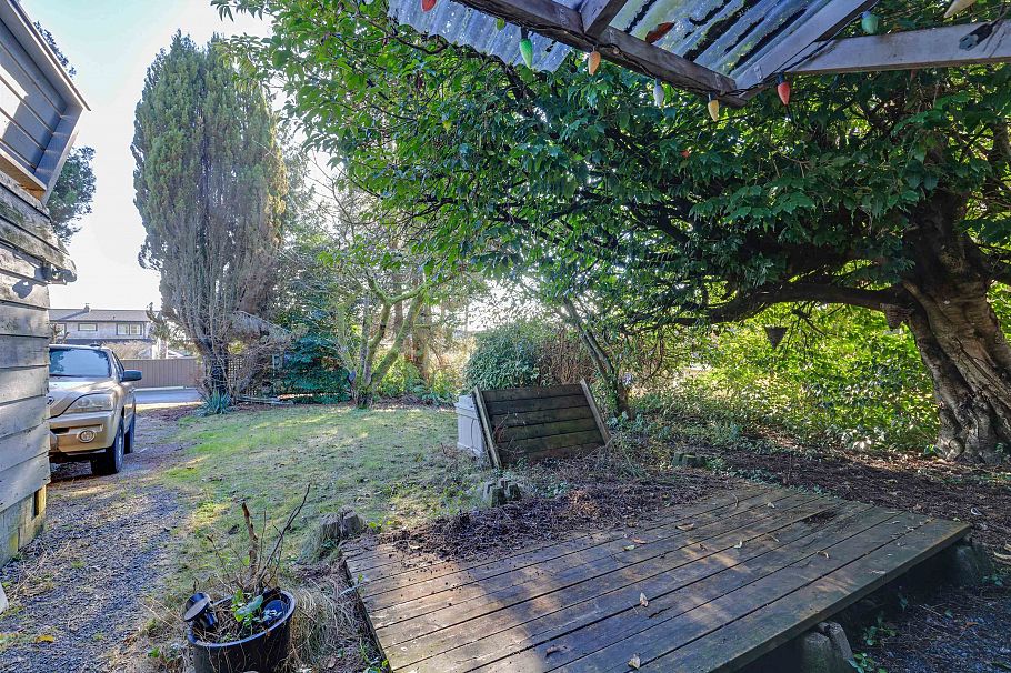 509 E Keith Road North Vancouver, BC - 22