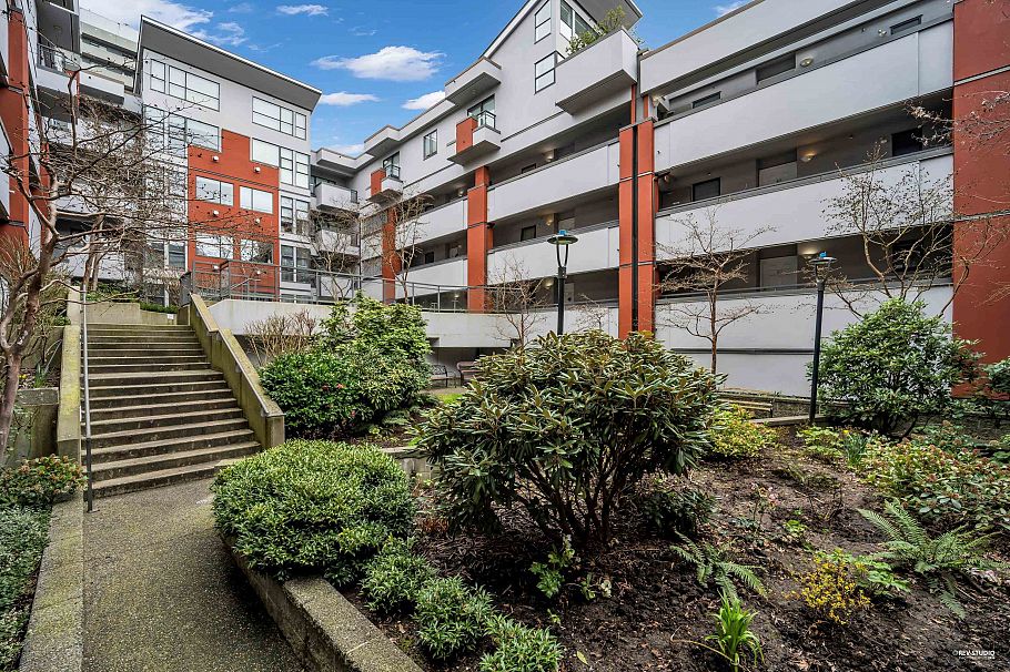207 305 Lonsdale Avenue North Vancouver, BC - 35