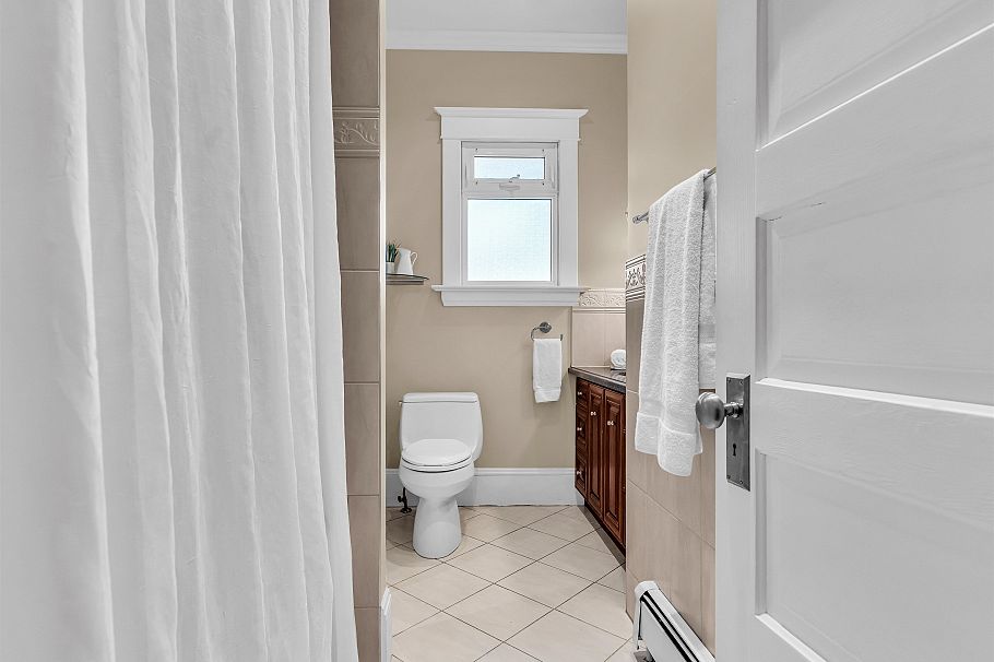 4072 Ontario Street Vancouver, BC - 12