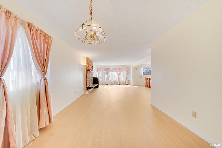 2175 E 54th Avenue Vancouver, BC - 8