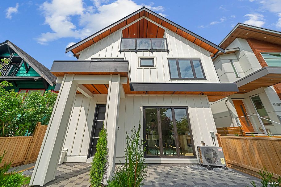 1 4463 Walden Street Vancouver, BC - 3