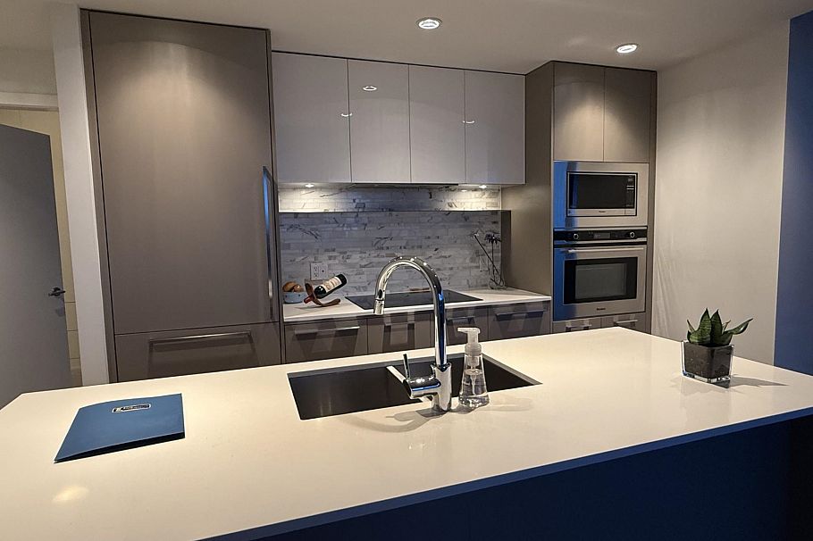 2405 8031 Nunavut Lane Vancouver, BC - 11