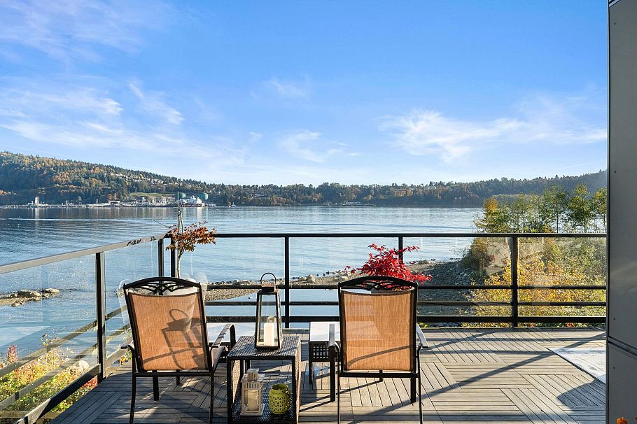 3887 Cates Landing Way North Vancouver, BC - 2