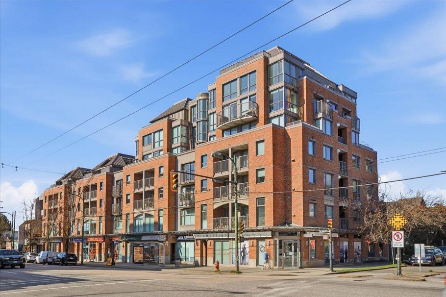 202 2483 Yew Street Vancouver, BC - 1