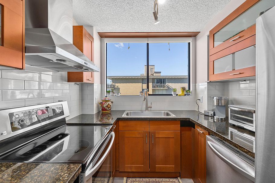 601 140 E Keith Road North Vancouver, BC - 10