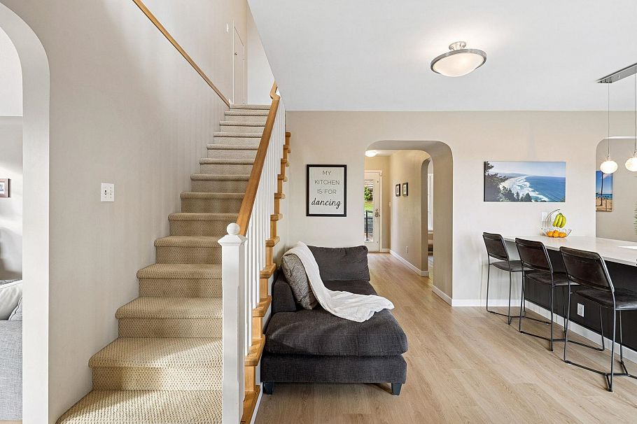 506 Tempe Crescent North Vancouver, BC - 5