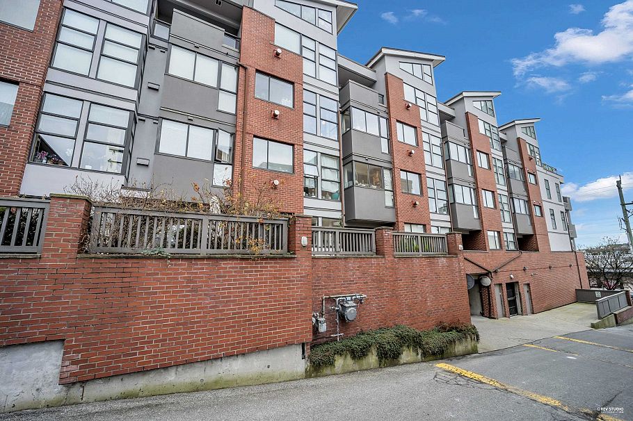 207 305 Lonsdale Avenue North Vancouver, BC - 31