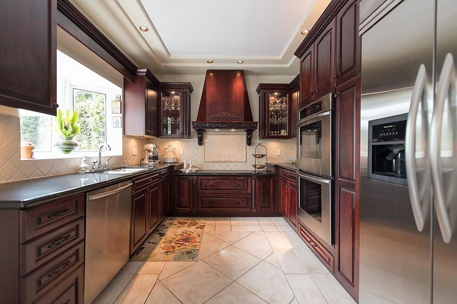 3056 W 11th Avenue Vancouver, BC - 8