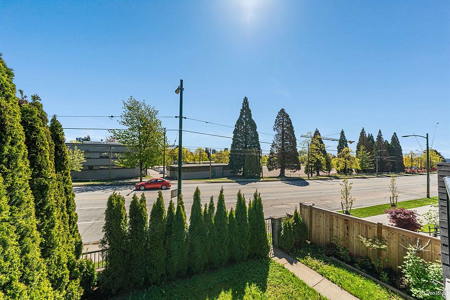 7531 Oak Street Vancouver, BC - 31