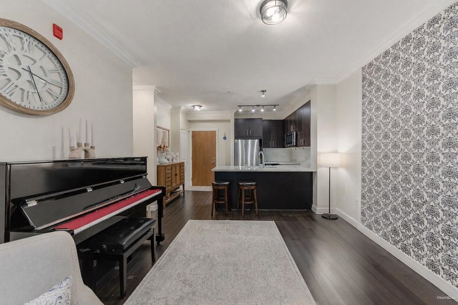 217 119 W 22nd Street North Vancouver, BC - 11