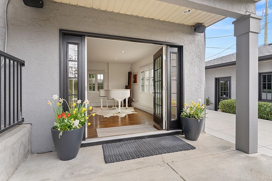 2496 W 36th Avenue Vancouver, BC - 19