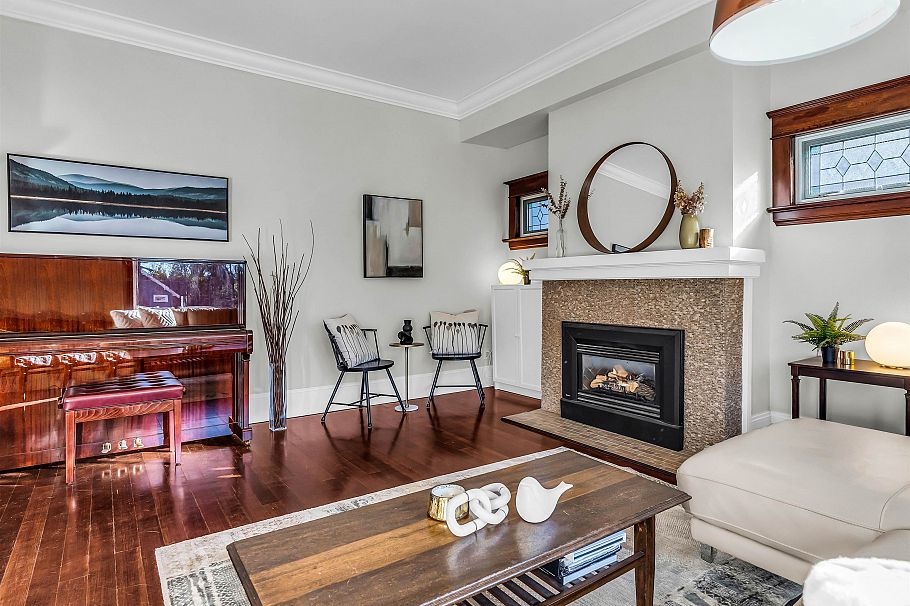 4072 Ontario Street Vancouver, BC - 5