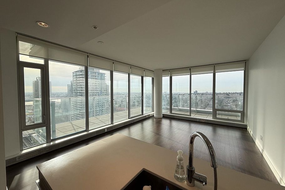 2405 8031 Nunavut Lane Vancouver, BC - 7