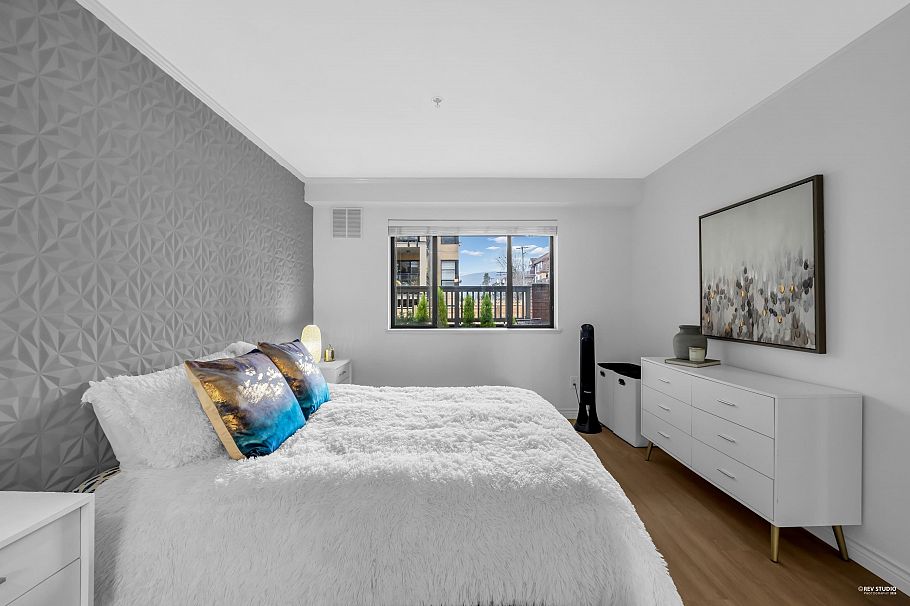 207 305 Lonsdale Avenue North Vancouver, BC - 17