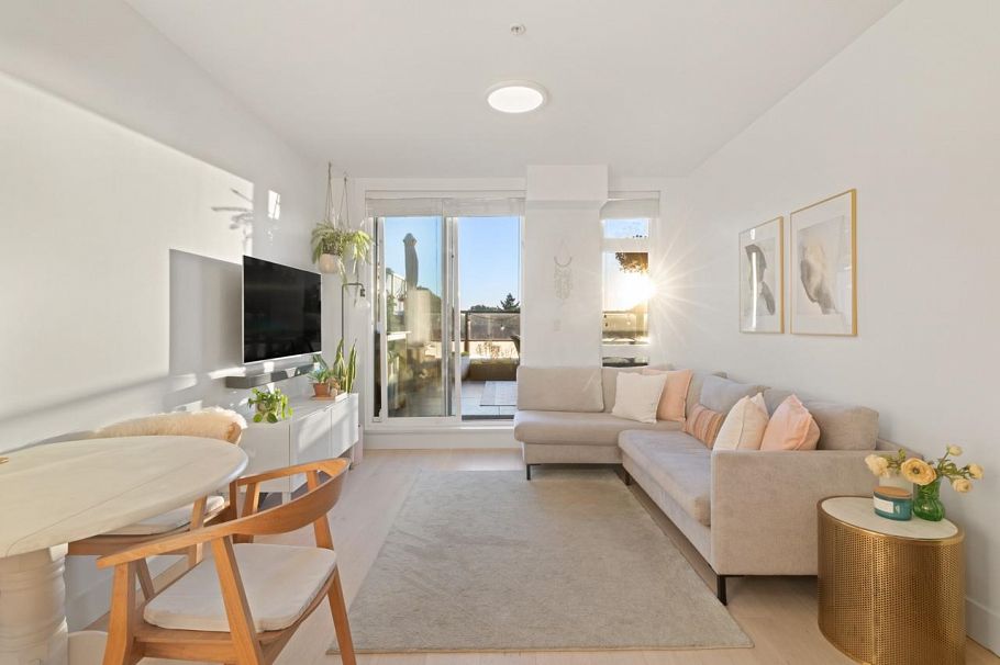 PH2 3939 Knight Street Vancouver, BC - 3