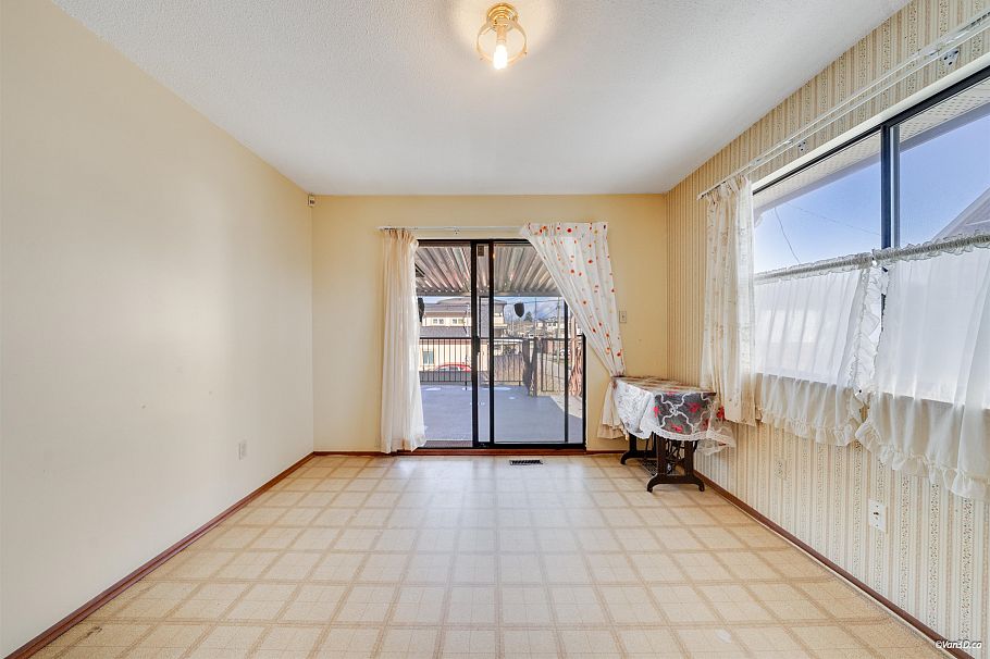 2175 E 54th Avenue Vancouver, BC - 14