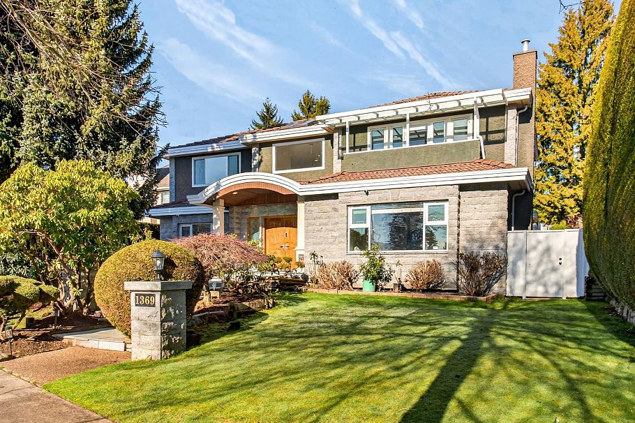 1369 W 55th Avenue Vancouver, BC - 1