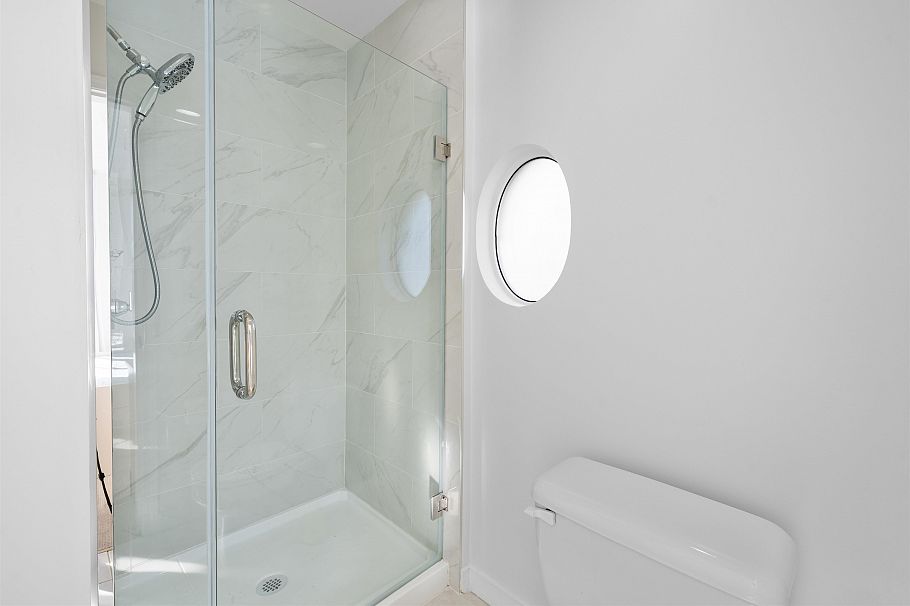 1 8581 Jellicoe Street Vancouver, BC - 30