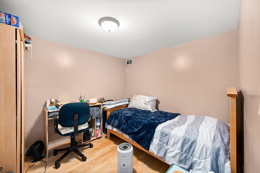 2625 E 21st Avenue Vancouver, BC - 24