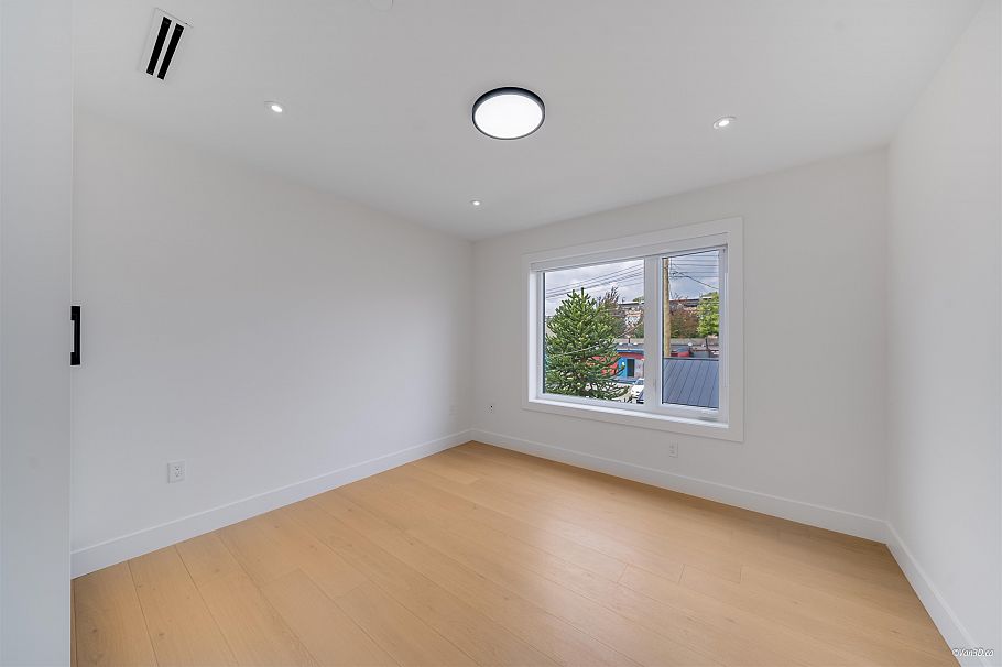 2 4463 Walden Street Vancouver, BC - 22