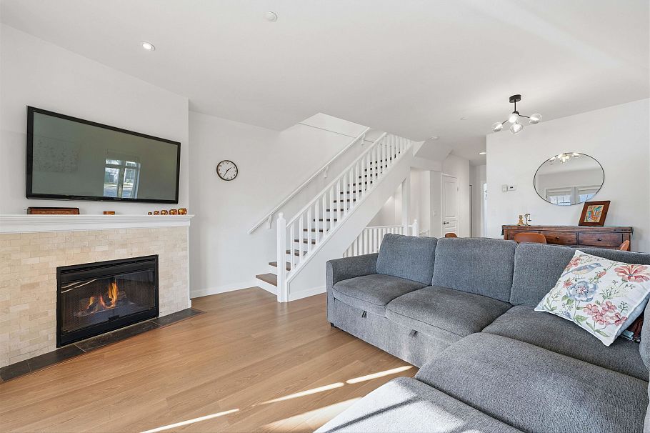 1 8581 Jellicoe Street Vancouver, BC - 16