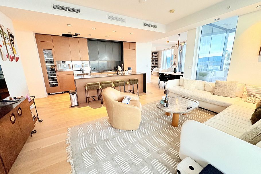 5901 1289 Hornby Street Vancouver, BC - 17