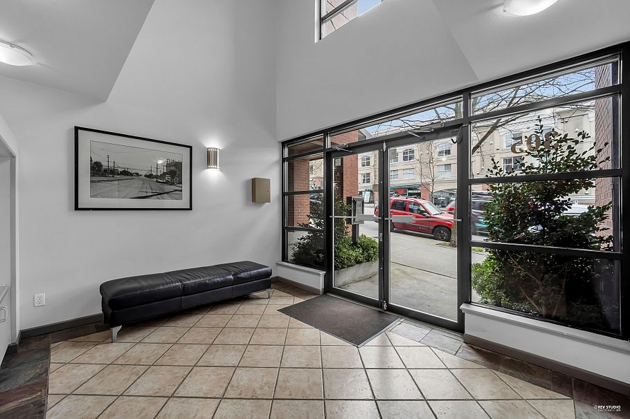 207 305 Lonsdale Avenue North Vancouver, BC - 29