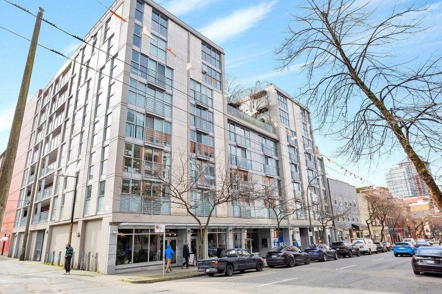311 168 Powell Street Vancouver, BC - 1