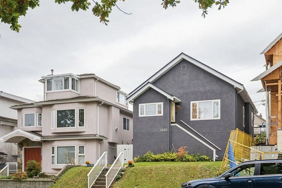 1652 E 33rd Avenue Vancouver, BC - 2