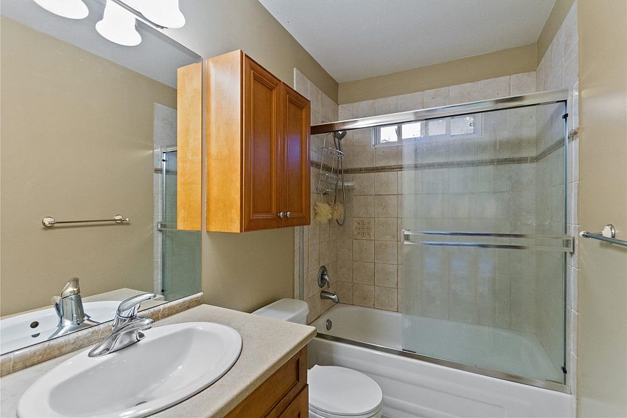 3782 Lonsdale Avenue North Vancouver, BC - 17