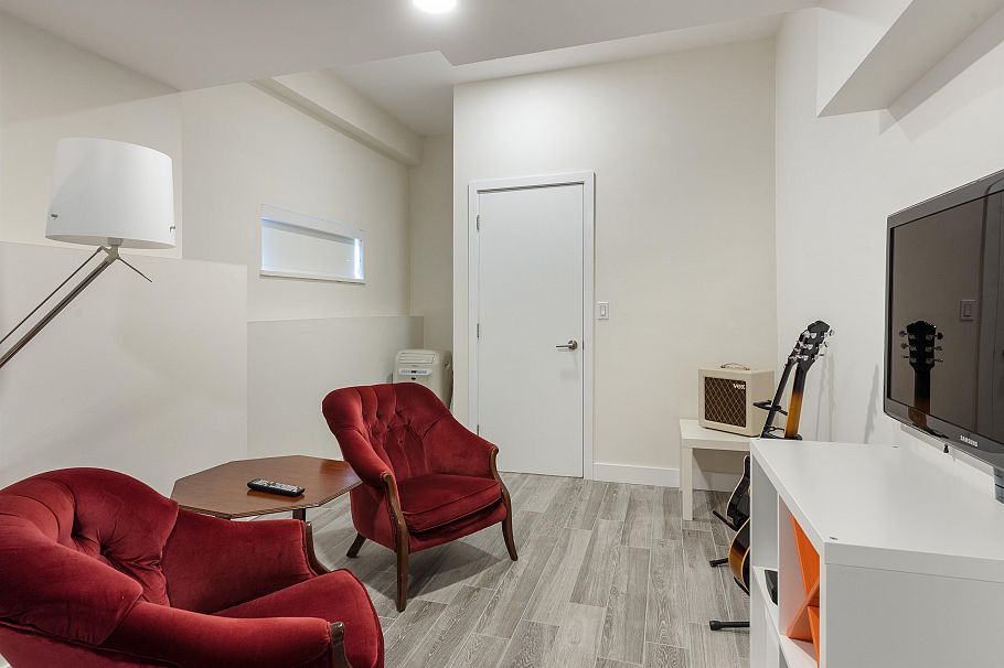 1915 Chesterfield Avenue North Vancouver, BC - 21