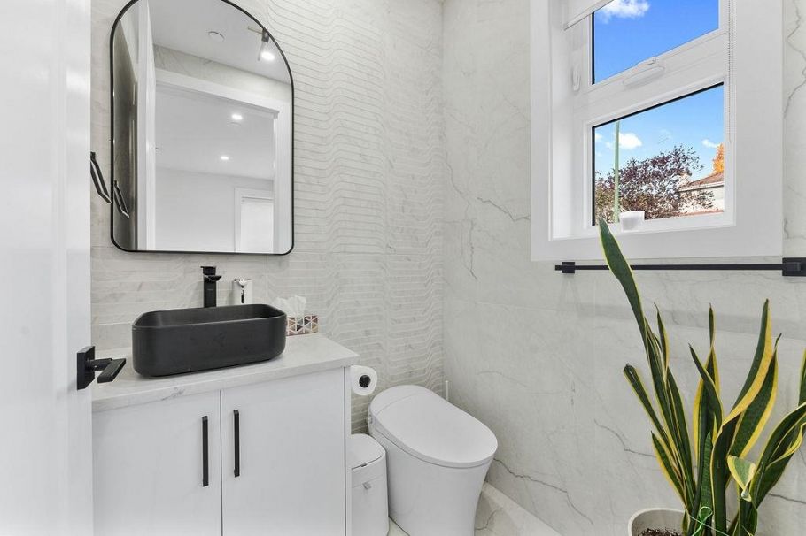 1766 E 64th Avenue Vancouver, BC - 12