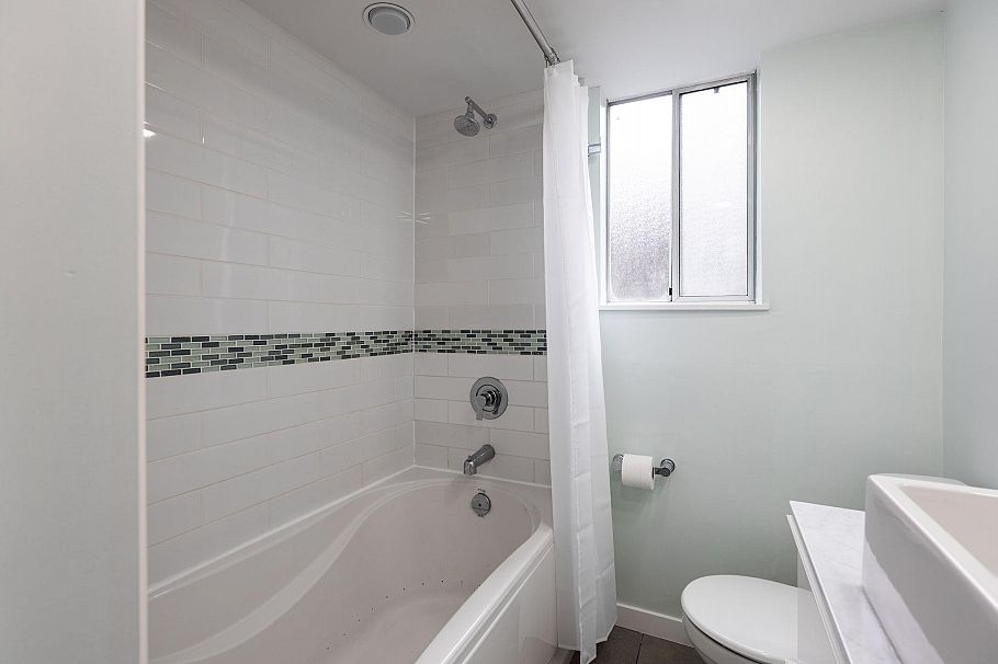 2103 W Keith Road North Vancouver, BC - 28