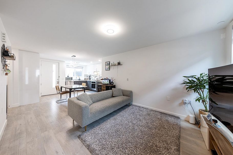 7887 French Street Vancouver, BC - 14