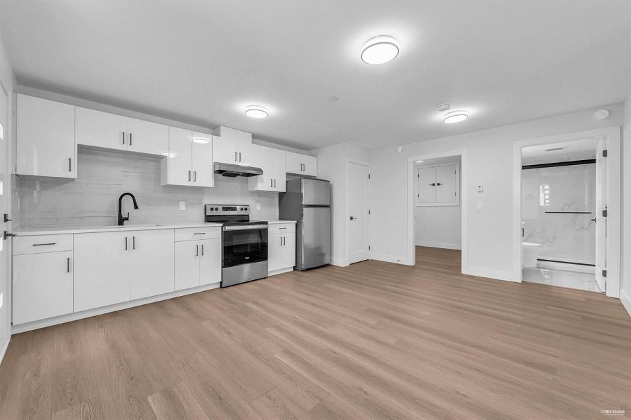 1766 E 64th Avenue Vancouver, BC - 30