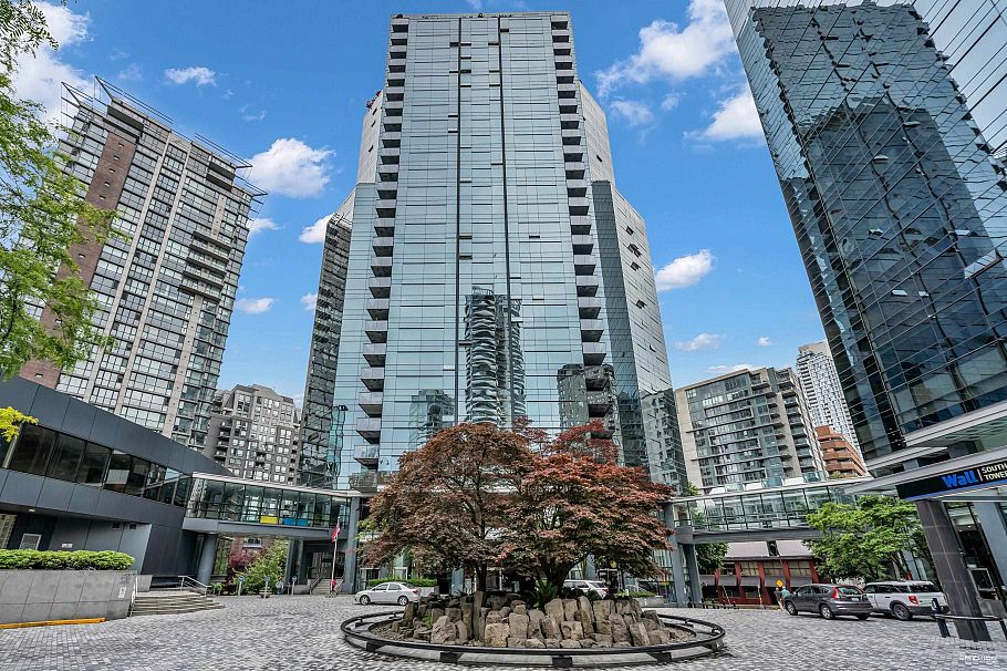 910 1050 Burrard Street Vancouver, BC - 1