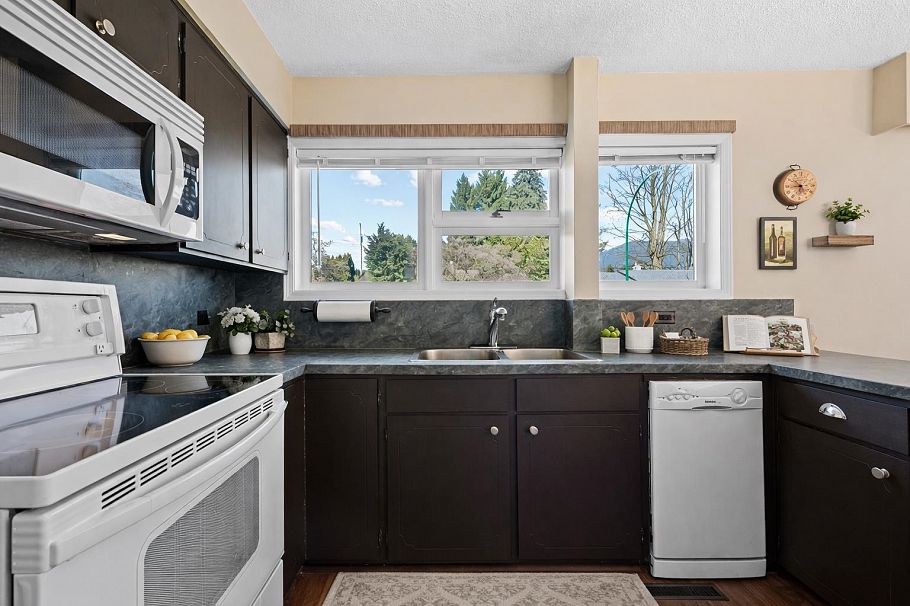 1257 Mcbride Street North Vancouver, BC - 9