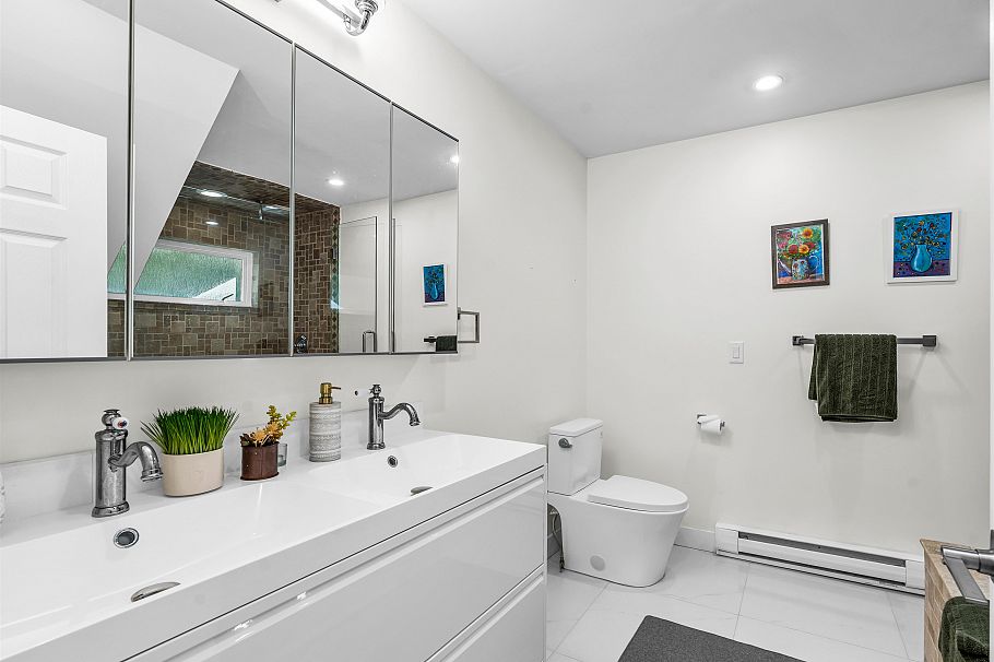 4254 Caddy Road North Vancouver, BC - 24