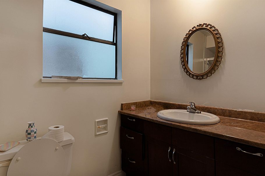 2628 E 8th Avenue Vancouver, BC - 8