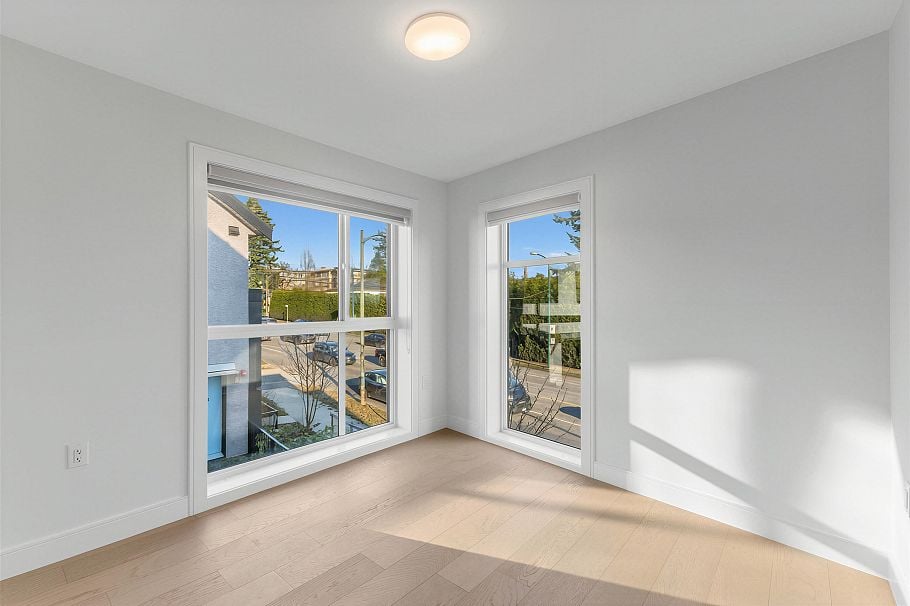 7357 Oak Street Vancouver, BC - 7